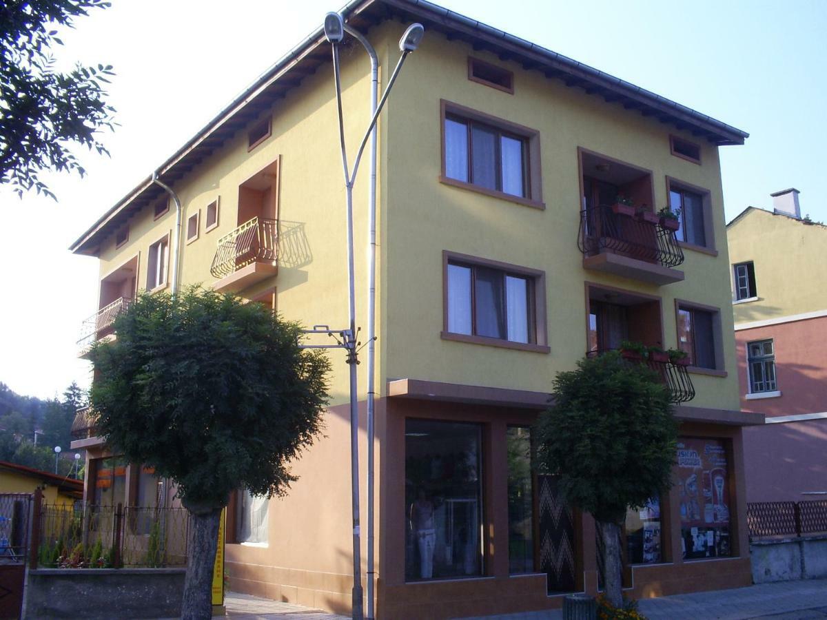 Къща За Гости Фантазия Tryavna Ngoại thất bức ảnh