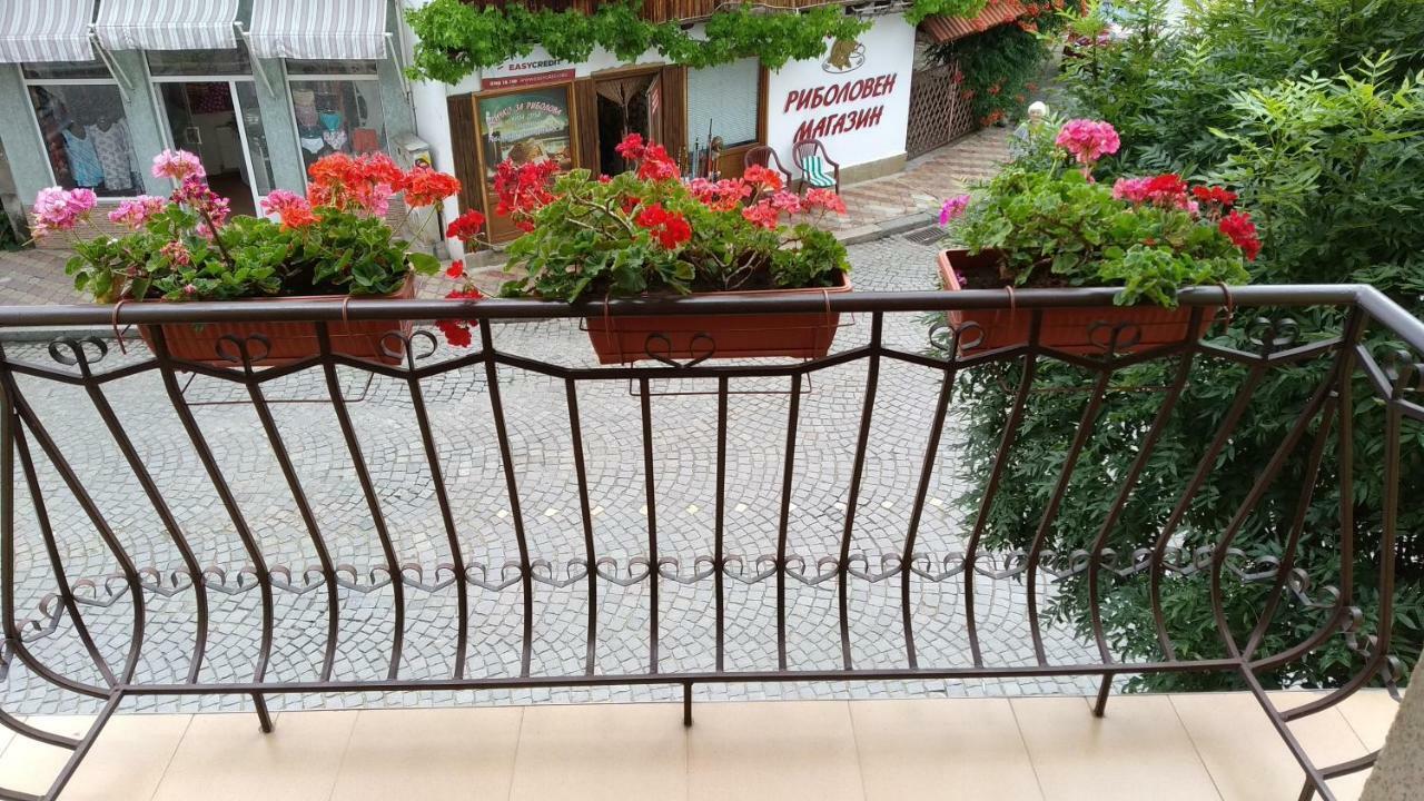Къща За Гости Фантазия Tryavna Ngoại thất bức ảnh