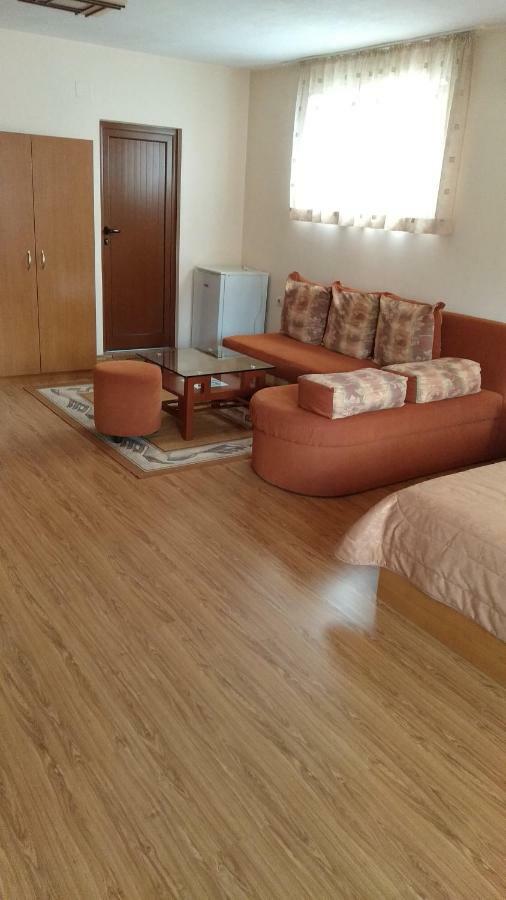 Къща За Гости Фантазия Tryavna Ngoại thất bức ảnh