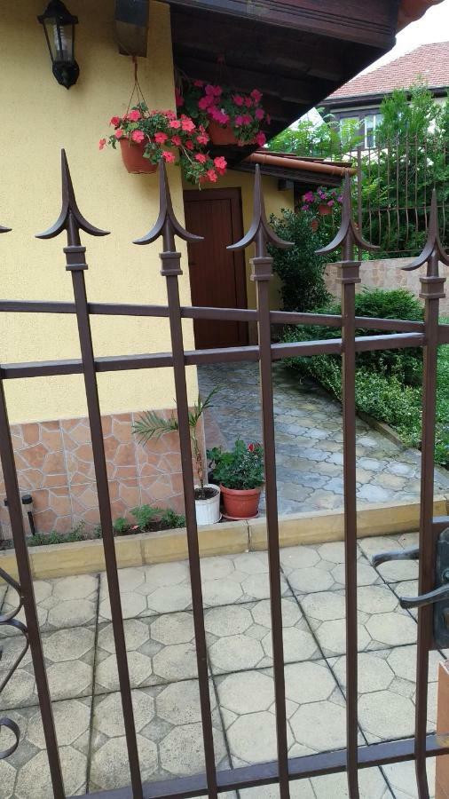 Къща За Гости Фантазия Tryavna Ngoại thất bức ảnh