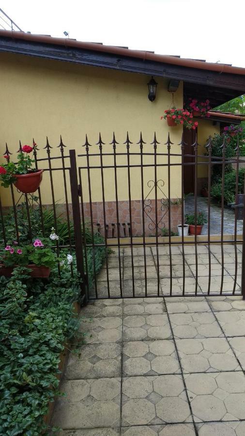 Къща За Гости Фантазия Tryavna Ngoại thất bức ảnh